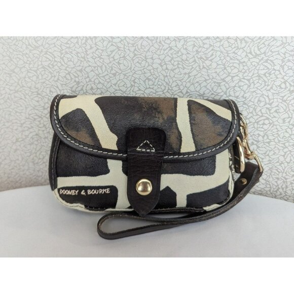 Dooney & Bourke Giraffe Print Wristlet Wallet Brown Cream/Off White Gold - Picture 1 of 12